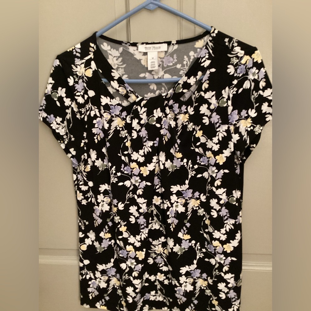White House Black Market Black Floral Short Sleeve Top
